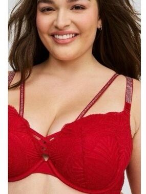 Red Lace Underwire Bra with Detailed  Decorative Straps